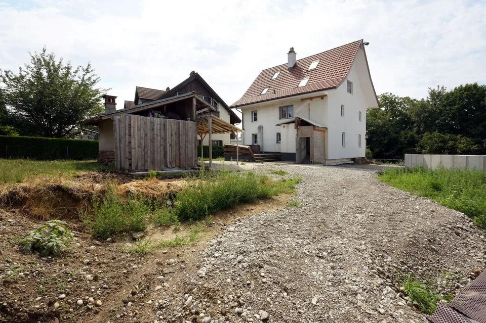 7.5-Zimmer-Bauernhaus mit bewilligtem Umbauprojekt und grossem Potenzial in Bänikon (TG) – Foto 3 von 15