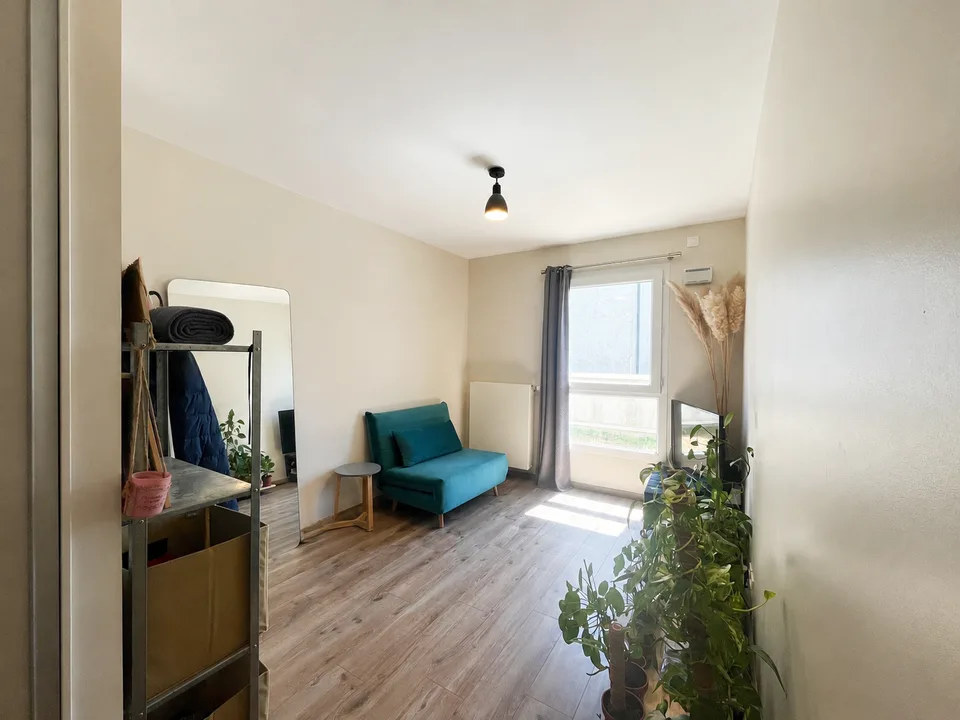 T3 of high standard with terrace and double garage