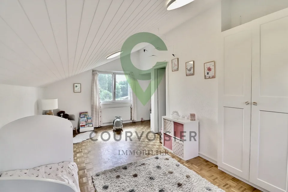 Bel appartement PPE de 6.5 pièces avec piscine privée