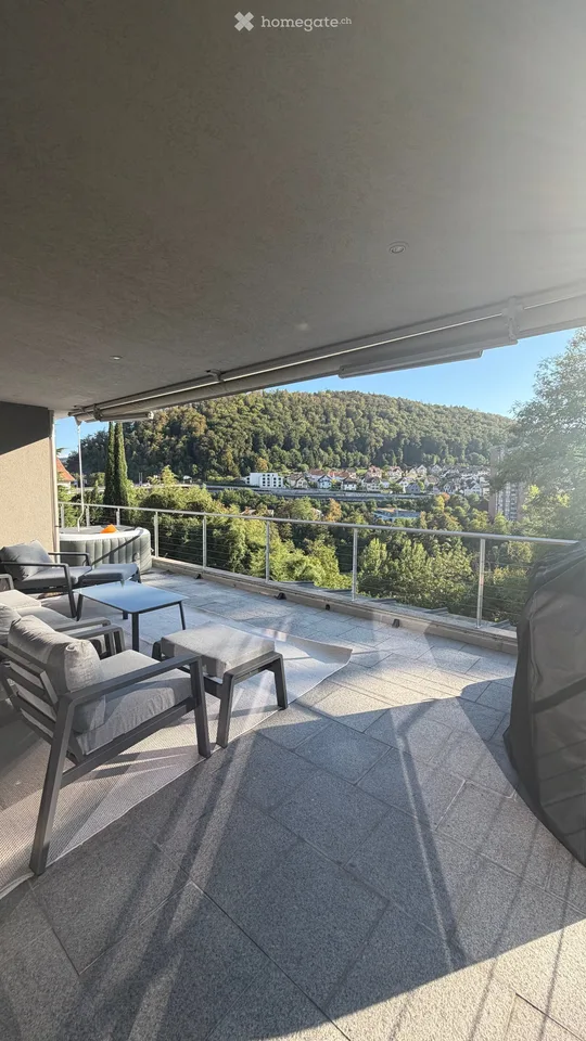 Helle 4.5-Zimmer-Terrassenwohnung mit Panoramablick bei Baden AG