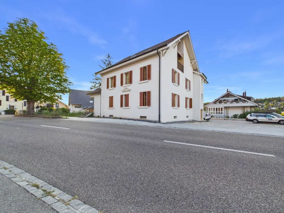 Charming 2.5-room apartment in a quiet location in Hofstetten-Flüh