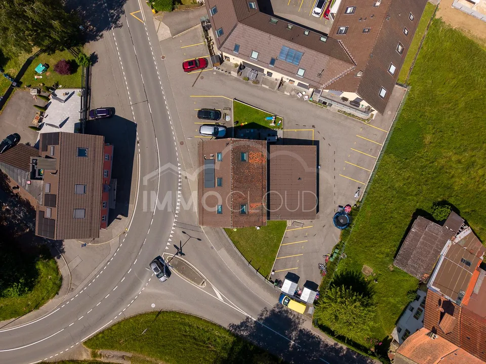 Renoviertes Mietshaus mit Entwicklungspotenzial