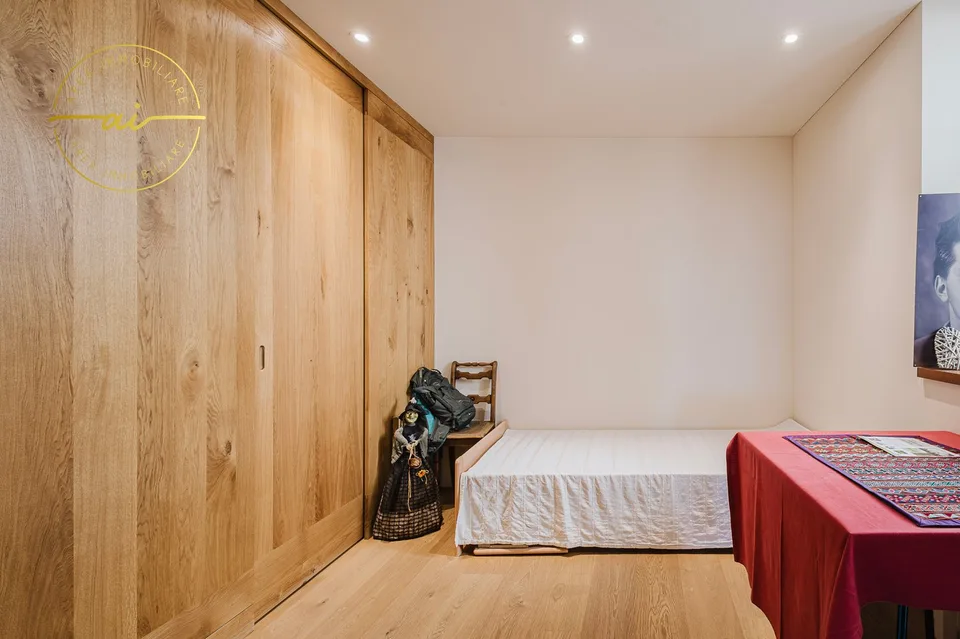 Bâtiment historique prestigieux avec trois unités résidentielles indépendantes au cœur de Vico Morcote