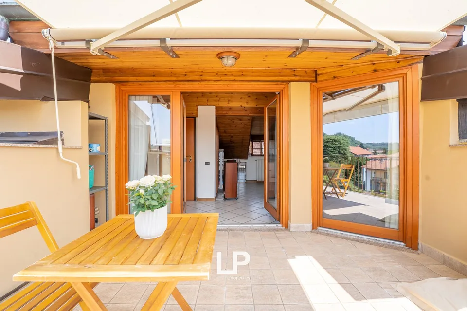 Attic apartment with terrace in Arona