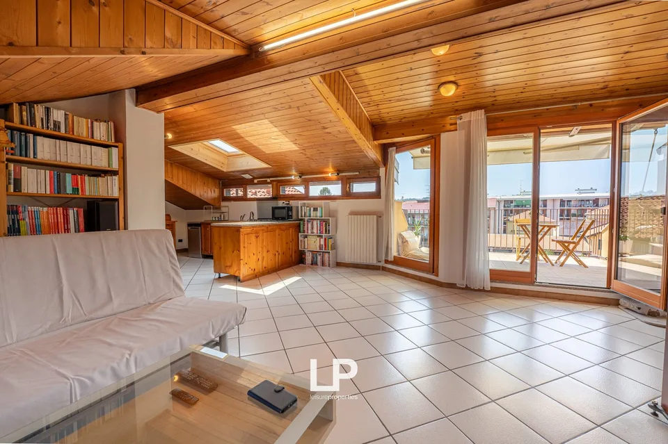 Attic apartment with terrace in Arona