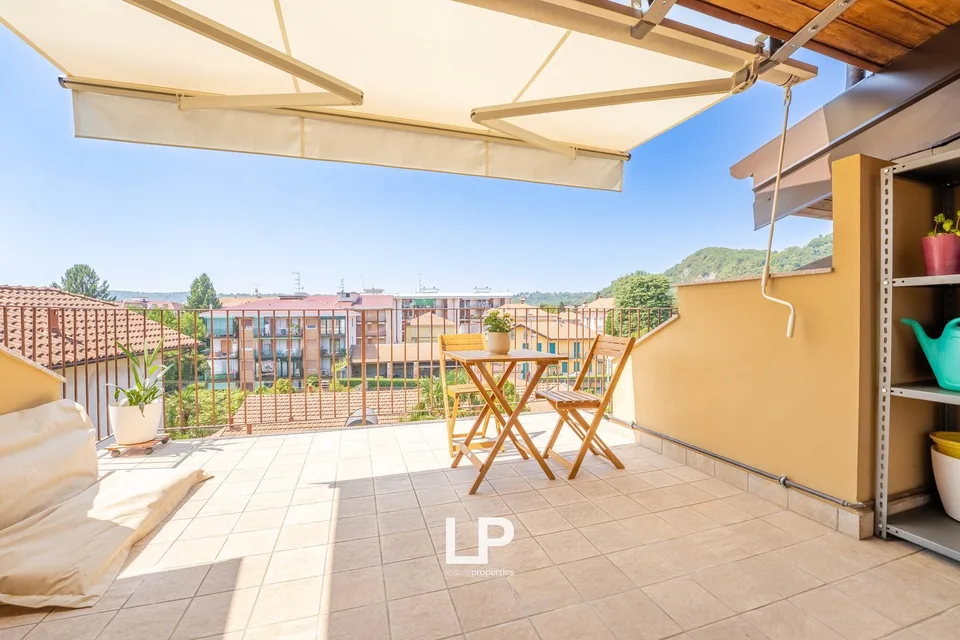 Attic apartment with terrace in Arona