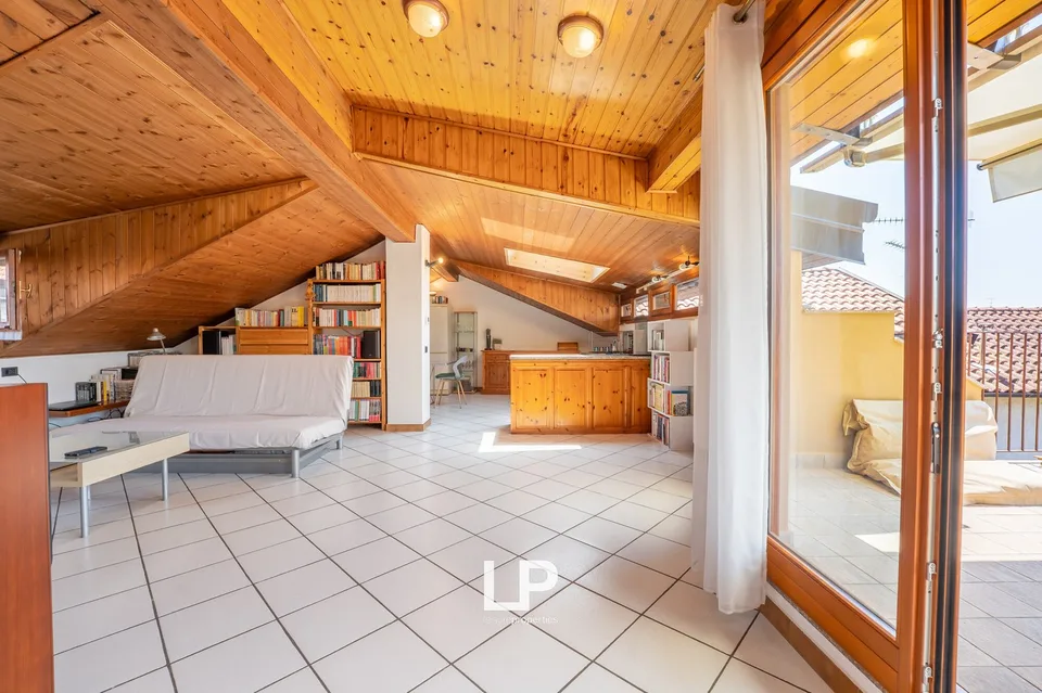 Attic apartment with terrace in Arona