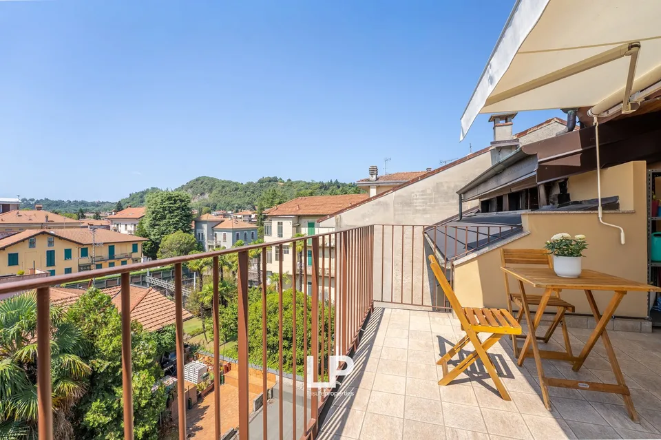 Attic apartment with terrace in Arona