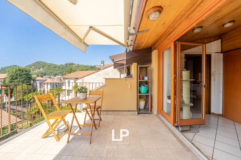 Attic apartment with terrace in Arona