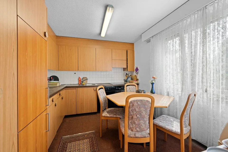 Ruhig gelegene 4.5-Zimmerwohnung mit 3 Nebenräumen und Sanierungspotenzial