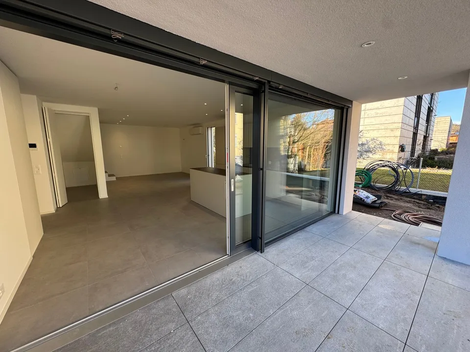 SOFORT BEZUGSFERIG - LETZTE VERFÜGBARKEIT - MODERNES DUPLEX MIT PRIVATGARTEN