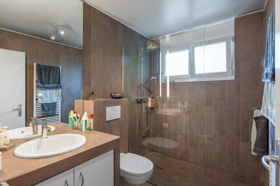 Schönes 4.5-Zimmer-Apartment mit großem Balkon, nur zwei Schritte vom Stadtzentrum entfernt, Rue Saint-Georges