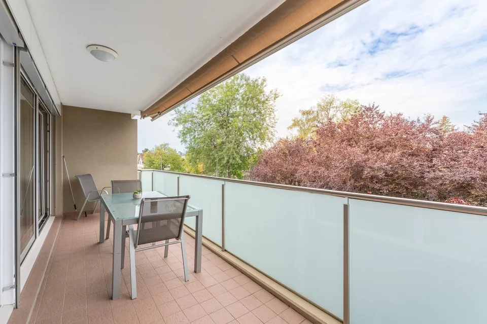 Schönes 4.5-Zimmer-Apartment mit großem Balkon, nur zwei Schritte vom Stadtzentrum entfernt, Rue Saint-Georges