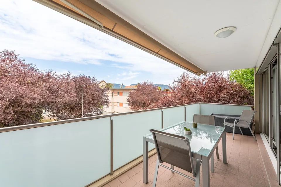 Schönes 4.5-Zimmer-Apartment mit großem Balkon, nur zwei Schritte vom Stadtzentrum entfernt, Rue Saint-Georges
