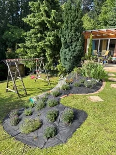 Multi-family house (3-family) with garden & guest house (multi-generation house)
