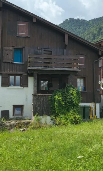 320 anni di casa – adesso la tua? Casa a schiera, 5 locali, Luchsingen GL