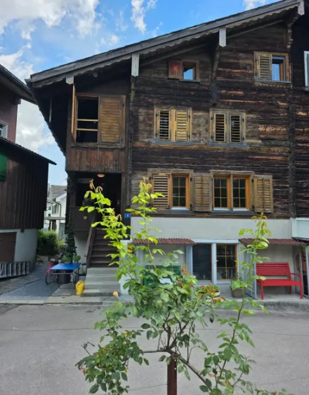 320 Jahre Zuhause – jetzt Ihres? Doppelhaushälfte, 5 Zi., Luchsingen GL