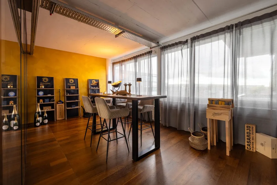 Büro, Austellung, Restaurant, Kita / Gewerbefläche in Cham
