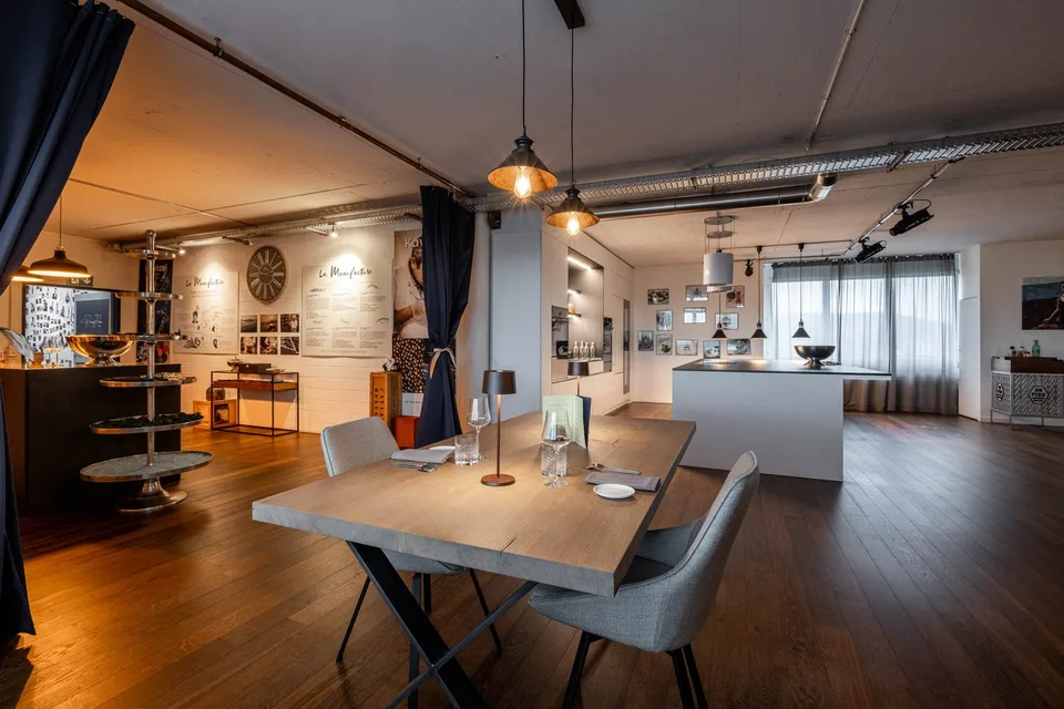 Büro, Austellung, Restaurant, Kita / Gewerbefläche in Cham