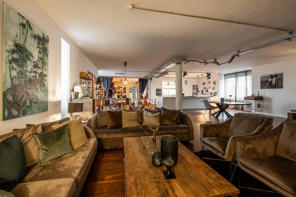 Büro, Austellung, Restaurant, Kita / Gewerbefläche in Cham