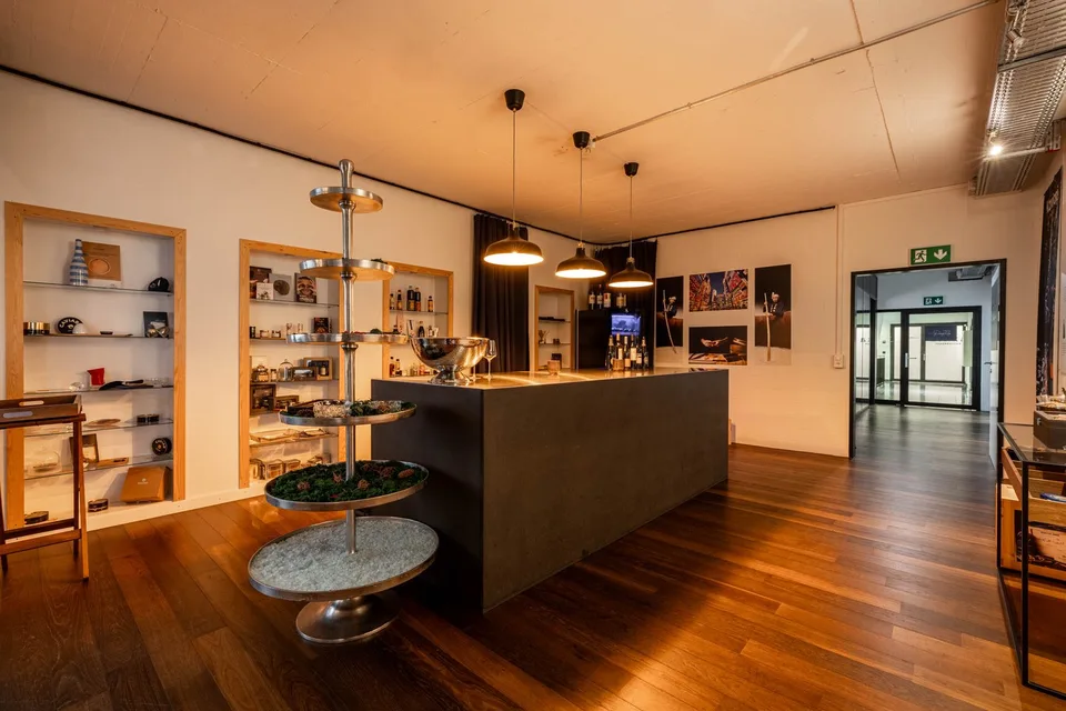 Büro, Austellung, Restaurant, Kita / Gewerbefläche in Cham