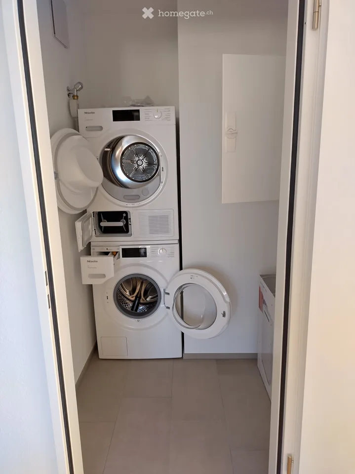 Appartement d'attique moderne 2.5 pièces à Dietlikon