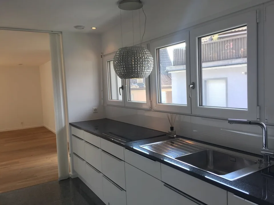 Schöne moderne Wohnung mit Garten im Zentrum von Magden