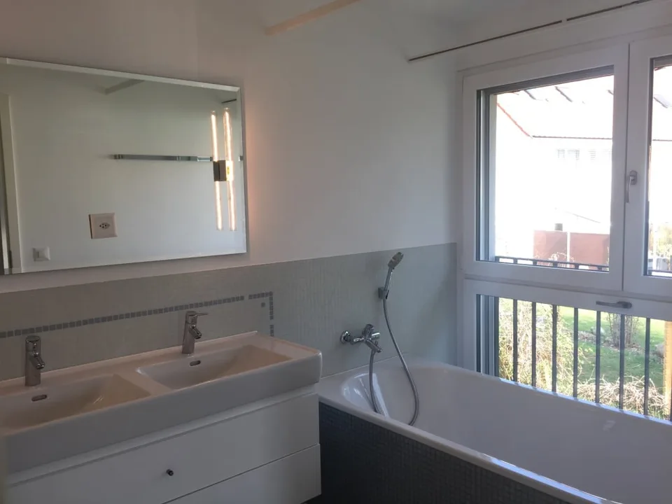 Schöne moderne Wohnung mit Garten im Zentrum von Magden