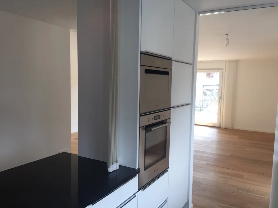 Schöne moderne Wohnung mit Garten im Zentrum von Magden