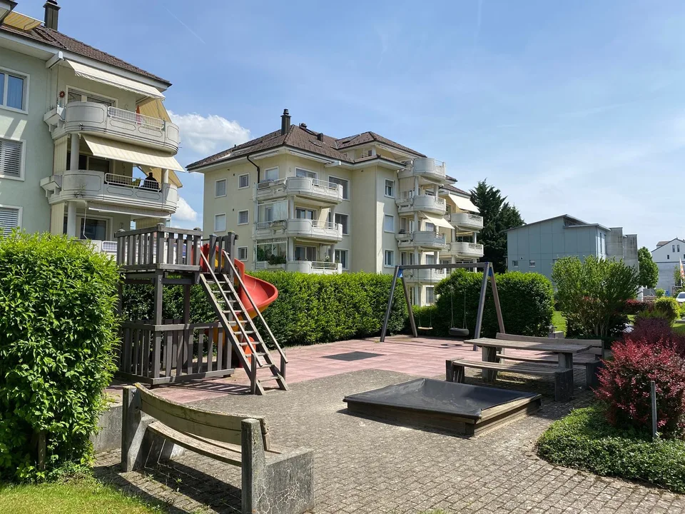 Einzigartige 6.5-Zimmer-Attika-Maisonettewohnung mit Galerie und Traumterrasse bald verfügbar!