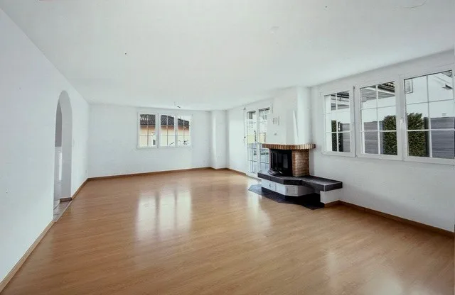 Casa semidetached di 6,5 locali affascinante in una posizione tranquilla a Buttikon SZ