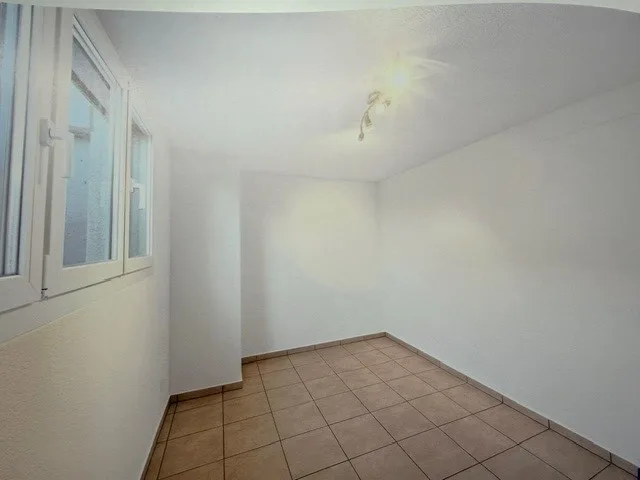 Casa semidetached di 6,5 locali affascinante in una posizione tranquilla a Buttikon SZ