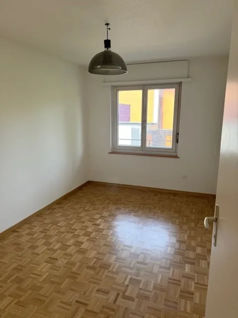 Bel appartement 3 pièces central à Kloten à partir du 1.10.2026
