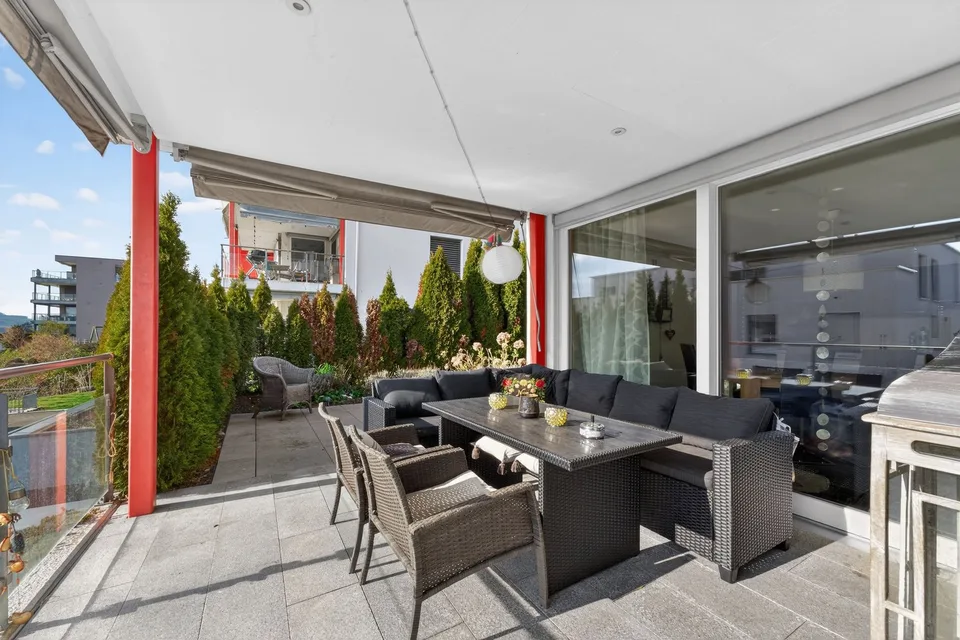 Appartement de jardin 2.5 pièces avec balcon et spacieux espace de jardin