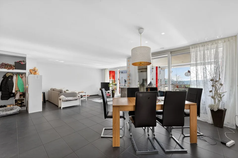 Appartement de jardin 2.5 pièces avec balcon et spacieux espace de jardin