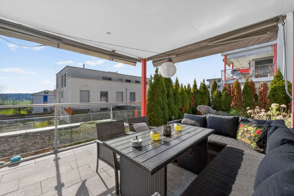 Appartement de jardin 2.5 pièces avec balcon et spacieux espace de jardin