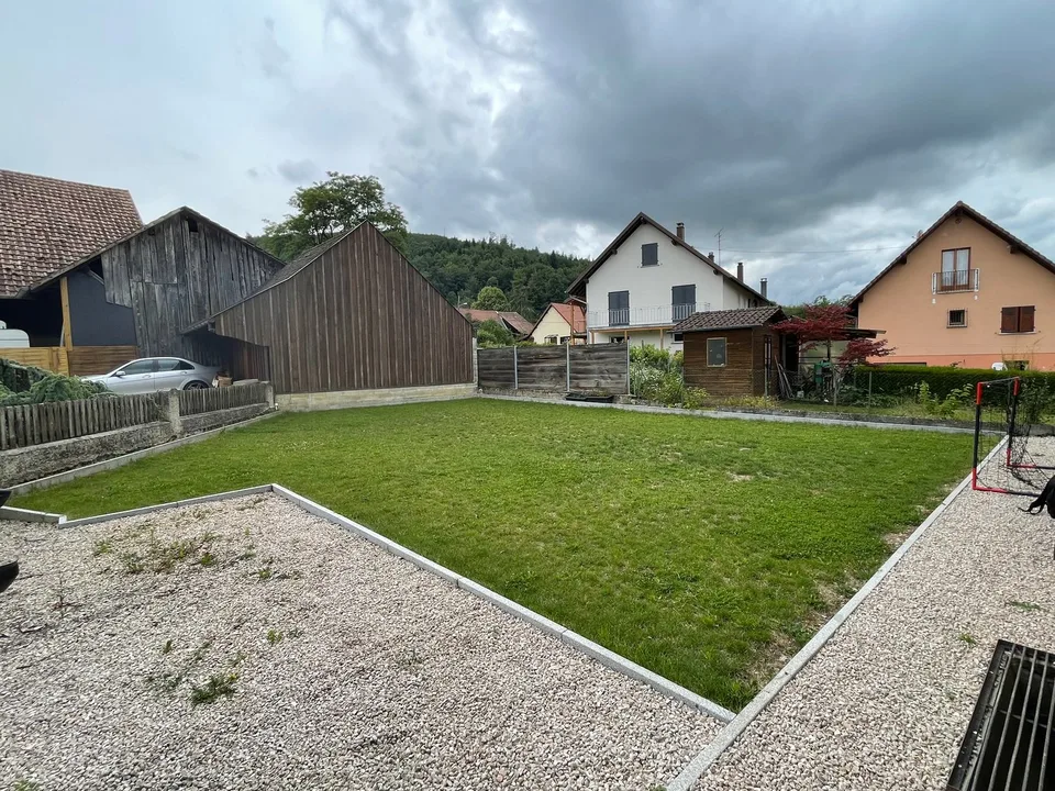 Large 6 bedroom house