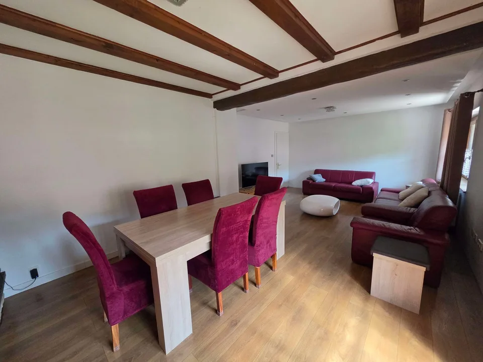 Large 6 bedroom house
