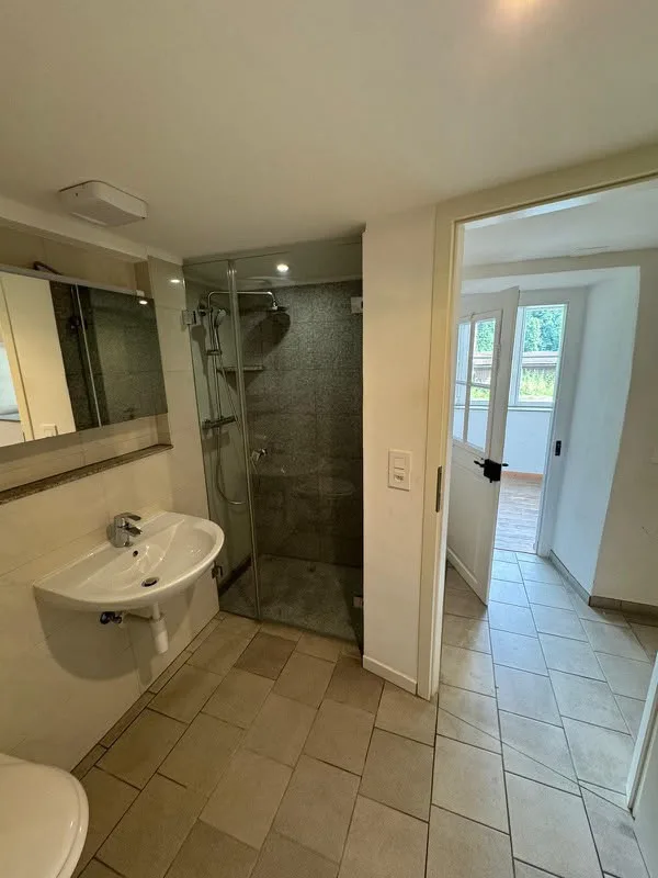 Charmant appartement 2.5 pièces dans un immeuble ancien au rez-de-chaussée à Thusis