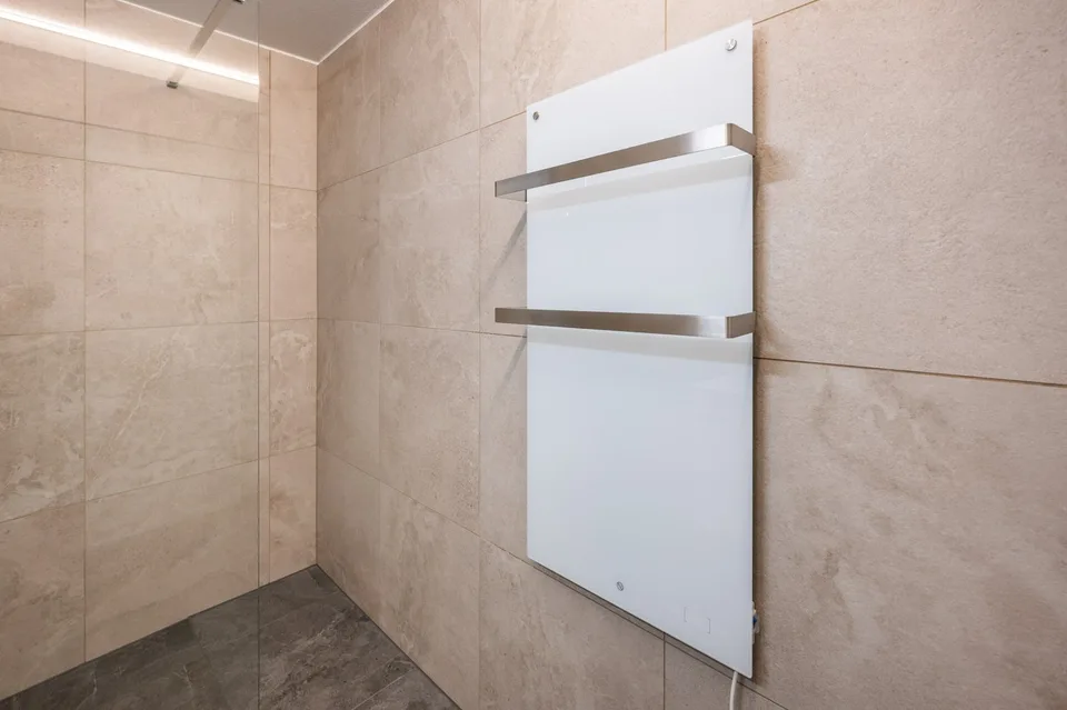 Primo affitto dopo ristrutturazione totale! Appartamento 2,5 locali con cucina da sogno cerca nuovo inquilino