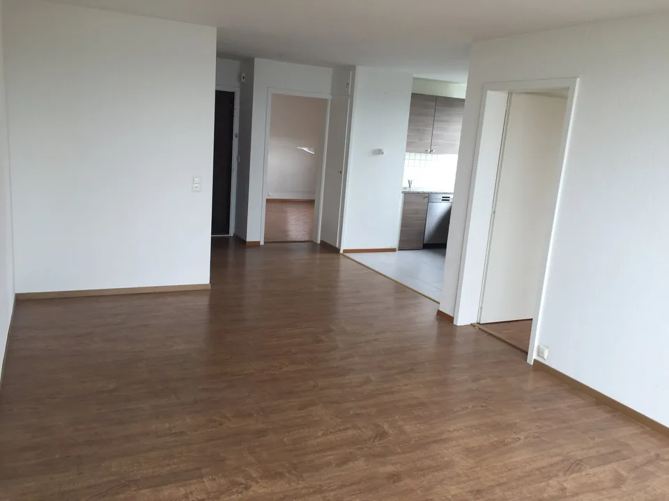Wohnung mit 3 Zimmern und Seeblick in Neuchâtel