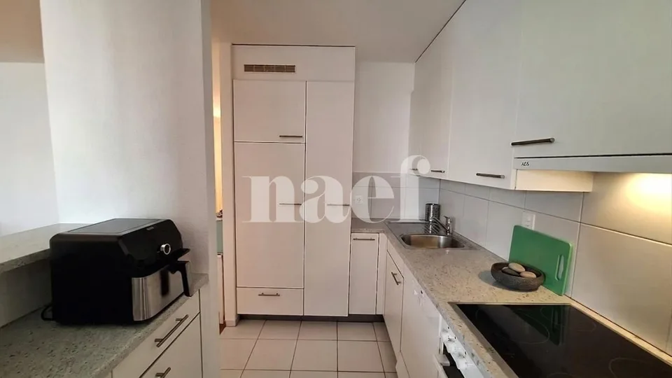 Schönes Apartment von ca. 103 m2 mit 4,5 Zimmern im 1. Stock mit Balkon