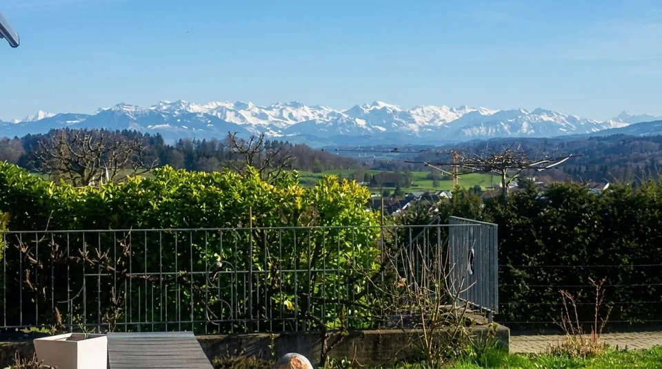 Maison unifamiliale de 5½ pièces avec vue lointaine et jardin