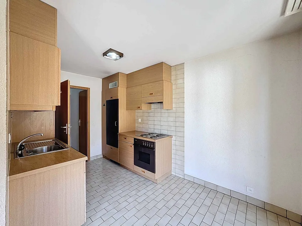 All'ultimo piano - Grande appartamento di 3.5 locali su 1 livello di 79 m2 + balcone