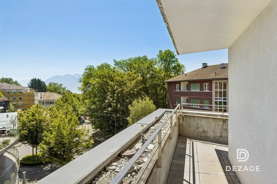 Magnifique attique-duplex de 165 m² avec terrasse entre Lausanne et Pully, proche de toutes les commodités
