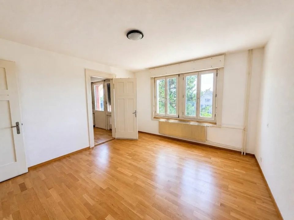 Immeuble d'appartements avec 4 unités de logement en centre-ville de Bellach