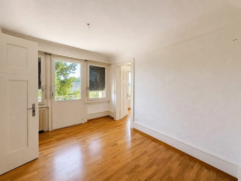 Immeuble d'appartements avec 4 unités de logement en centre-ville de Bellach