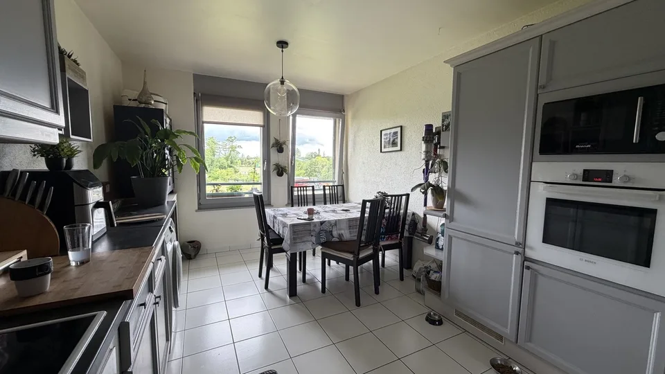Attique en duplex avec vue dégagée sur la campagne