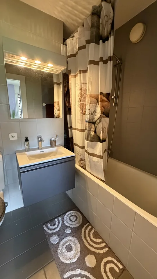 Attique en duplex avec vue dégagée sur la campagne
