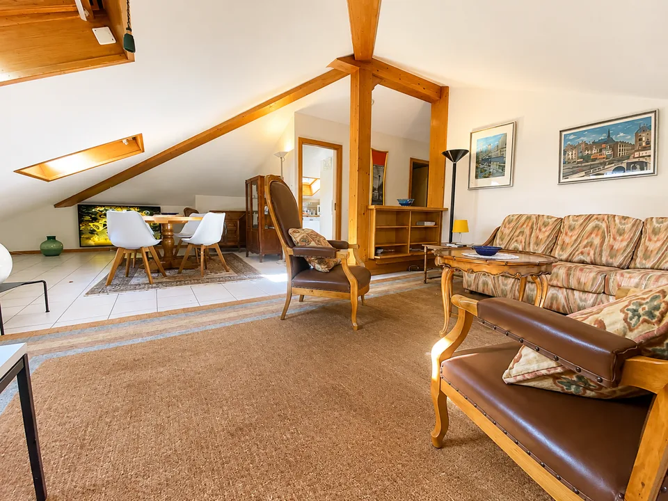 Beautiful 3-room apartment with independent entrance in a villa